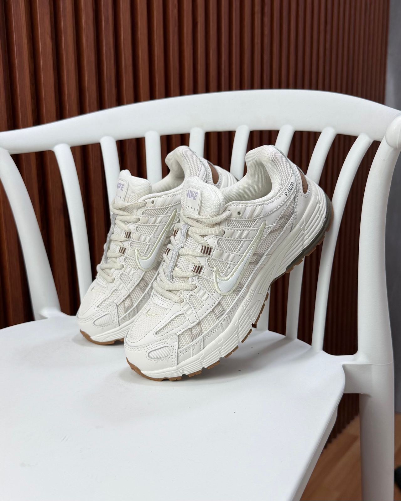 Nike P6000 Dama Beige