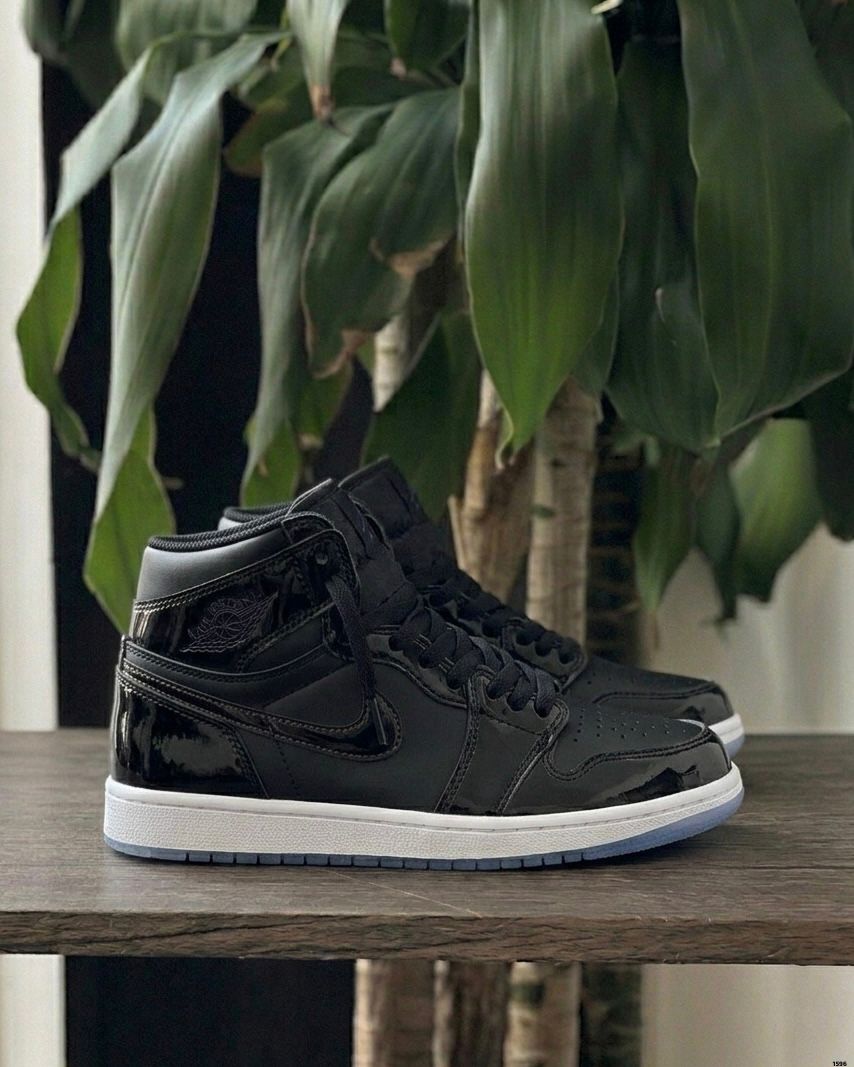 Retro 1 Dama Negro